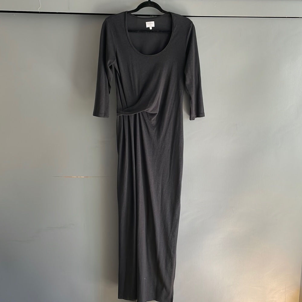 Flattering and comfortable long length dress. Good condition